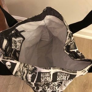 Victoria's Secret Bags - Victoria’s Secret overnight bag Victoria's Secret Bags - Victoria’s Secret overnight bag